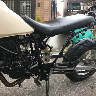ヤマハ　TW200 カスタム　スカチューン　ロンスイ　ローダウン
