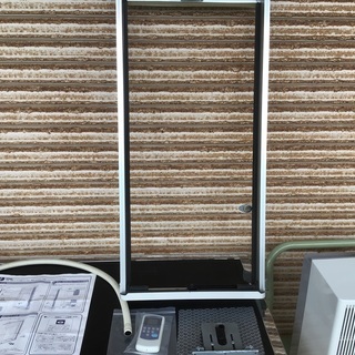 コロナ冷暖房兼用窓用エアコン　2017年製