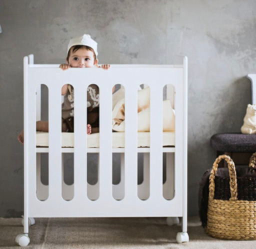 値下げ！カトージ ベビーベッド ハイタイプ ホワイト