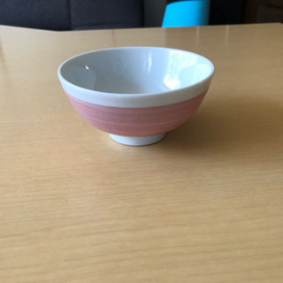 白とピンクの茶碗