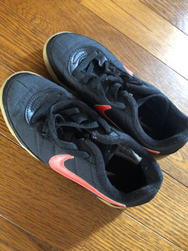 Nike フットサルシューズ cm ﾉ 帖佐のキッズ用品 子供用シューズ の中古あげます 譲ります ジモティーで不用品の処分