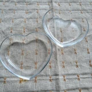【新品】ハートのガラス皿　2枚