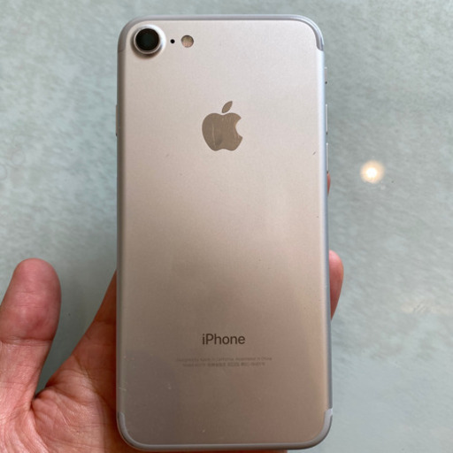 iPhone7 Silver 128GB SIMフリー Deff CLEAVE
