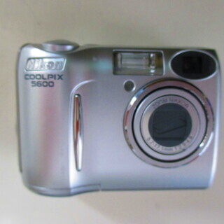 NICON デジタルカメラ COOLPIX 5600