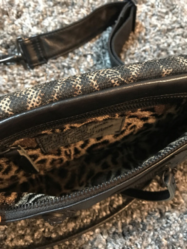 ROEN レザーボディバッグ Roenレザーボディバッグ 【公式通販】