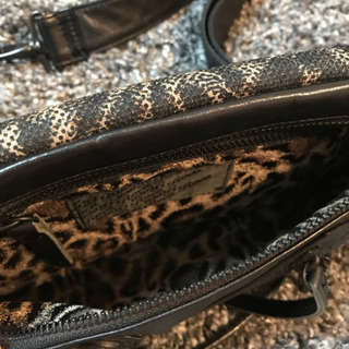 ROEN レザーボディバッグ Roenレザーボディバッグ✨ 【公式通販】