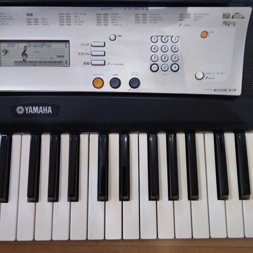 ヤマハ ポータトーン PSR-E203　電子ピアノ　電子キーボード