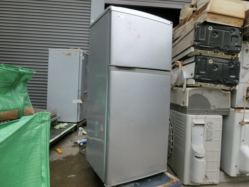 A395　サンヨー冷蔵庫　２ドア　 SR-111R(B) 　１０９L