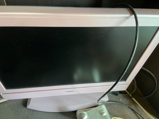 ピンクのテレビ　ビクターの20インチです