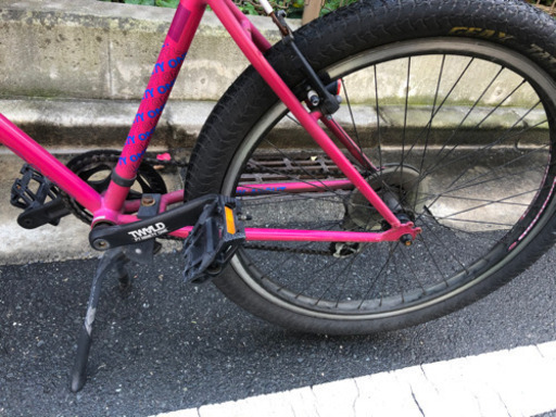 タイヤ太めの自転車です。