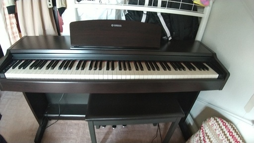 YAMAHA　電子ピアノ　YDP-131