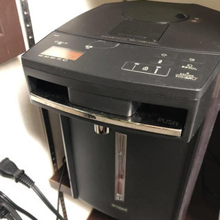 ノーリツテーブルコンゴ都市ガス、LEDシーリングライト(x2)、カーテン、ハンガーラック、タイガー電気ポット3L、ヒーター…セット