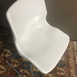 IKEA 白い椅子