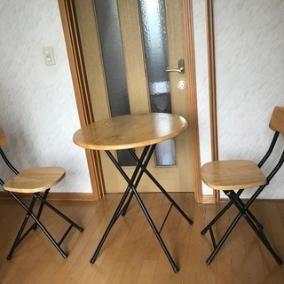 椅子2脚とテーブルセット