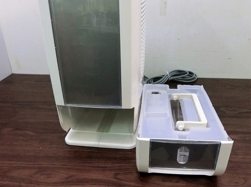 除湿機 衣類乾燥除湿機 デシカント式 アイリスオーヤマ 6畳 2.4L 静音 