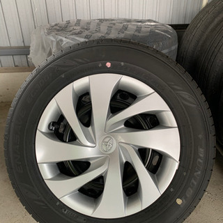 ヤリス納車前外し　ホイール、ホイールキャップ付き