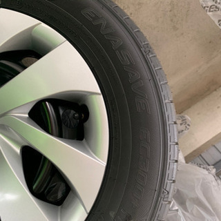 ヤリス納車前外し　ホイール、ホイールキャップ付き
