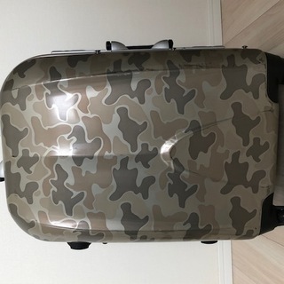 【無料】スーツケース　迷彩色　使用3回
