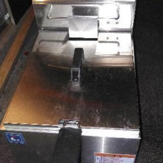 Amazon.co.jp: 業務用 電気フライヤー 1槽式 卓上タイプ（メイン