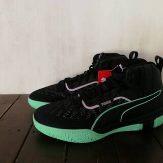 新品★PUMAのバッシュ　レガシー　ダークモード