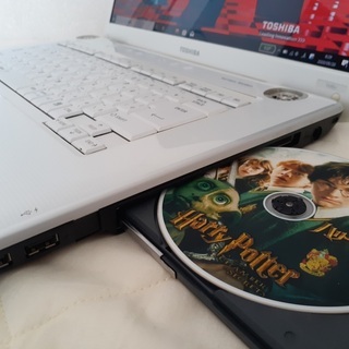 【取引中です】　☆SSD搭載で快適☆　TOSHIBA　dynabook　Wi-Fi  マルチ　 ホワイト　16インチ大画面　Windows10 取引中です】 ☆SSD搭載で快適☆ TOSHIBA dynabook Wi-Fi マルチ