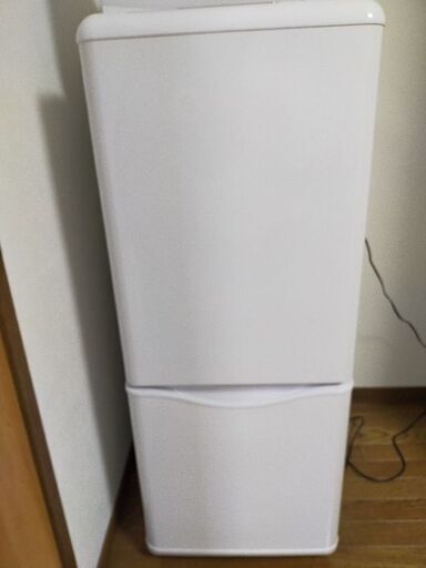 冷蔵庫2014年製造になります。