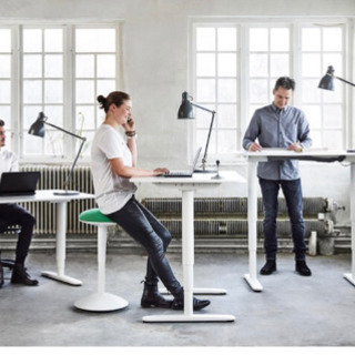 イケア ベカント 電動昇降式デスク 22727。作業台などに！