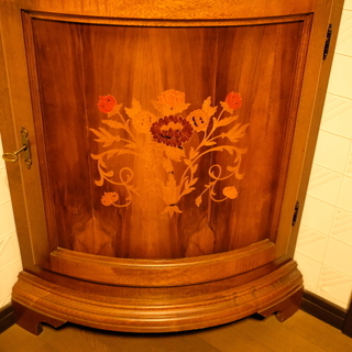 H205cm コーナー ガラスショーケース 購入額30万円 自社配送可能 アンティーク調