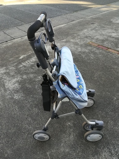 コンビシルバーカー 折り畳み可能 手押し車歩行補助 ボン 静岡のその他の中古あげます 譲ります ジモティーで不用品の処分