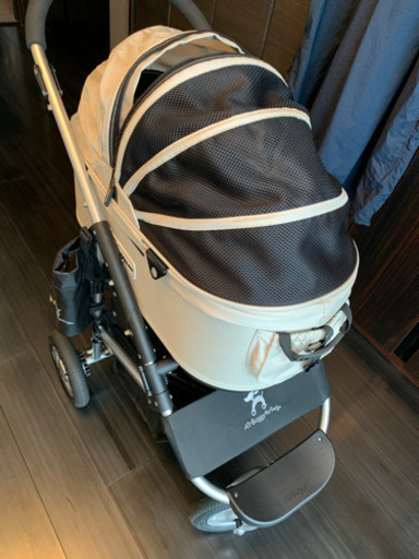 ペット用カート、猫、小型犬用、エアーバギードーム 3回使用の為、ほぼ