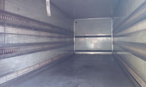 6.4メートル冷凍4tトラックの箱だけ後ろドア無し5万円か6万円売り