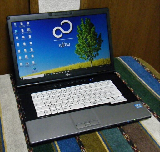 15.6型液晶/高性能i5/SSD128GB/Microsoft Office 2016✎/快適♬メモリ4GB/DVDSマルチ(コピー可)/USB3.0☆彡/SDカードスロット/すぐ使えるWindows10♪/すぐ繋がるWi-Fi/高解像度1600x900液晶パネル♬/点検整備清掃済み/FUJITSU LIFEBOOK E752/F
