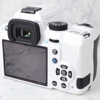 極上級○人気ホワイト○300mmWズーム○Wi-Fi転送○ペンタックス k-30