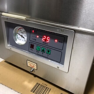 業務用 卓上型 自動真空包装機械 IP20 2018年製 動作品 真空パック器 コロナの時期の飲食店、テイクアウトに最適 完全真空OK 100V 業務用 卓上型 自動真空包装機械 IP20 2018年製 動作品 真空パック