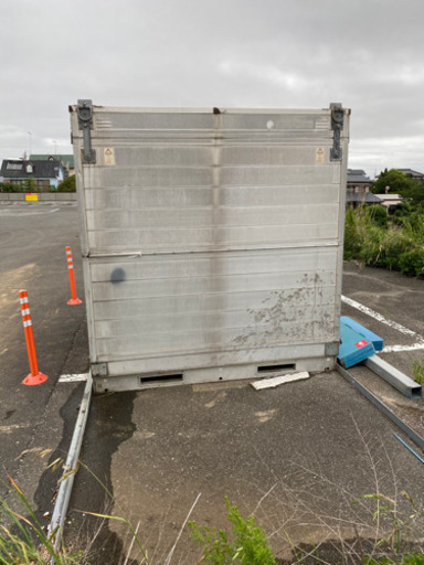 小売業者 シャッター付倉庫（鍵なし） 