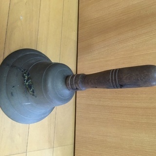 昔の小学校で使われていたハンドベル