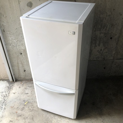 ハイアール　２ドア冷蔵庫　１３８ L  白