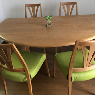 美品ダイニングテーブル木製