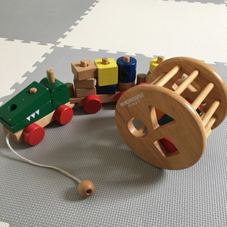 木製　赤ちゃんのおもちゃ