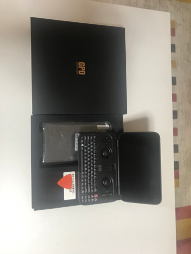 ポケットサイズパソコン　5.5インチ　win10 office2007 DocuWorks　入っています。