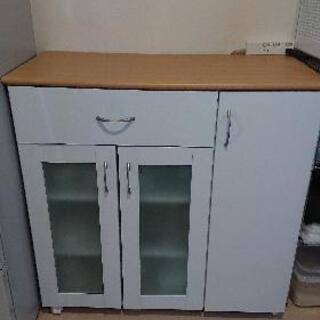 【キッチンカウンター 】  ロータイプの食器棚