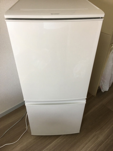 【受付終了】パナソニック　冷蔵庫　SJ-14B-W 白　美品