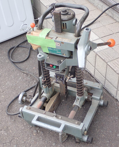札幌 古い電動工具 日立工機 角のみ BS30 穴あけ最大能力30x30mm 現状渡し
