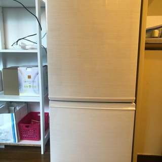 シャープ　冷蔵庫　ホワイト