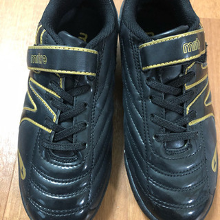 値下げ★新品★自宅保管 mitre シューズ 靴 黒 22.5