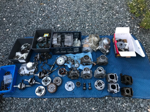 取引完了しました！ホンダ 4mini 横型エンジン モンキー系 エンジンパーツ 倉庫整理
