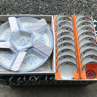 終了:小皿20枚と回転式台つきオードブル皿