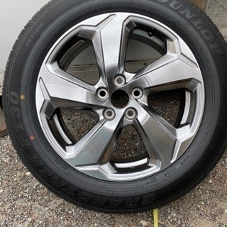 TOYOTA RAV4 HYBRIDG 純正タイヤ　18インチ