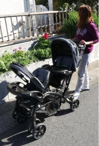 [美品]二人乗りベビーカーBabyTrendシット＆スタンド 日本育児