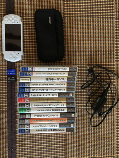 PSP3000プレイステーション・ポータブル、ゲームソフト付き